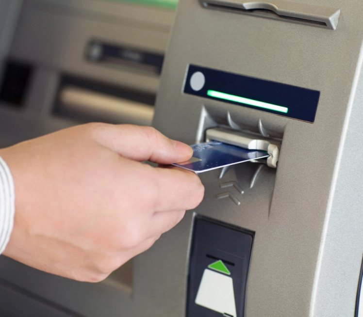 BOLJE JE IZBEGAVATI PLAĆANJE KARTICOM: Stručnjaci objašnjavaju