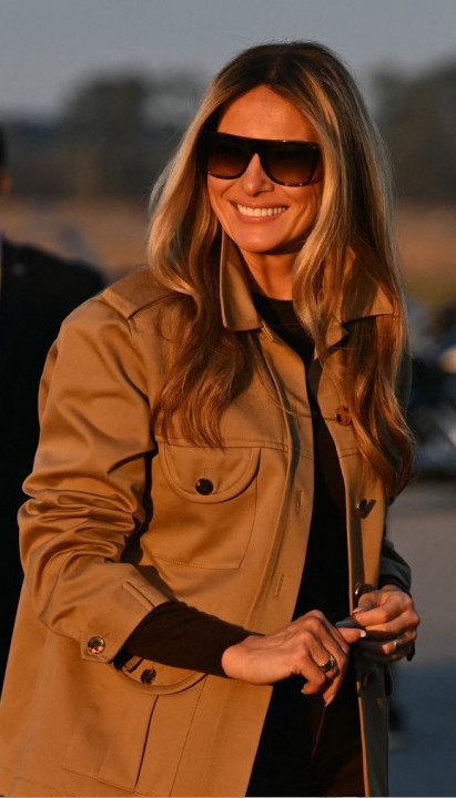 Објављени ИНТИМНИ снимци Меланије из купатила - и то златног