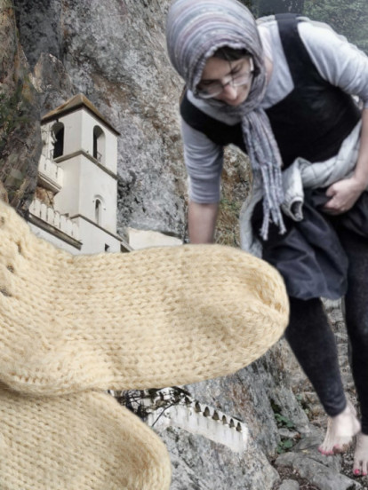 Zašto vernici na Ostrog nose bele VUNENE ČARAPE?