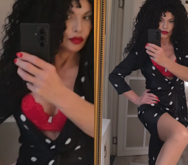 ZANOSNE POZE: Lidija pozira u crvenom brushalteru (FOTO)