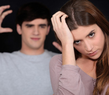 TERAPEUT OTKRIVA: Tri znaka da muškarac ima toksičnu majku