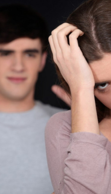 ТЕРАПЕУТ ОТКРИВА: Три знака да мушкарац има токсичну мајку