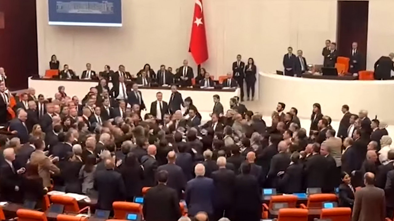 TUČA U TURSKOM PARLAMENTU: Makljaža trajala 10 minuta