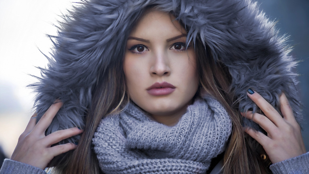 IZAZVALA POMETNJU Devojka tvrdi: "Pogrešno nosite jakne!"