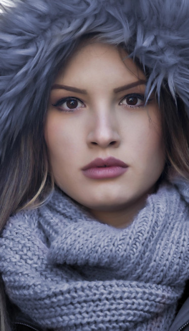 IZAZVALA POMETNJU Devojka tvrdi: "Pogrešno nosite jakne!"