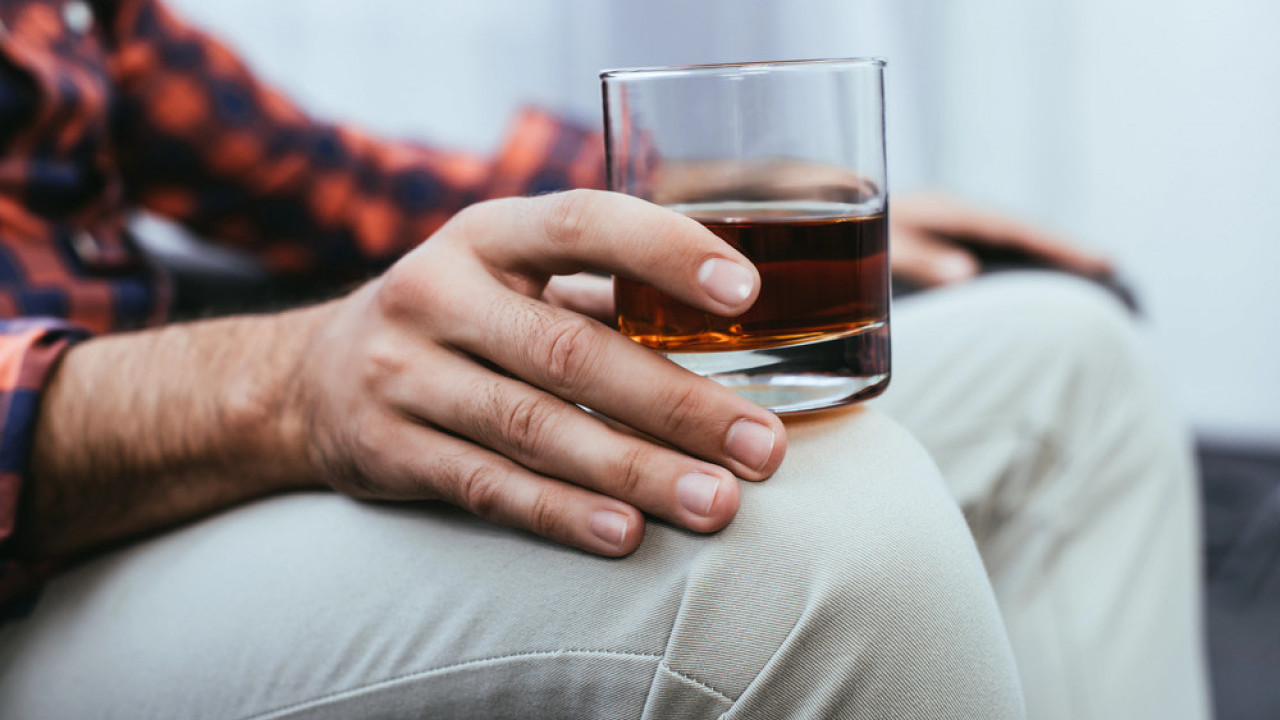 Ne ignorišite! 10 ranih znakova alkoholizma