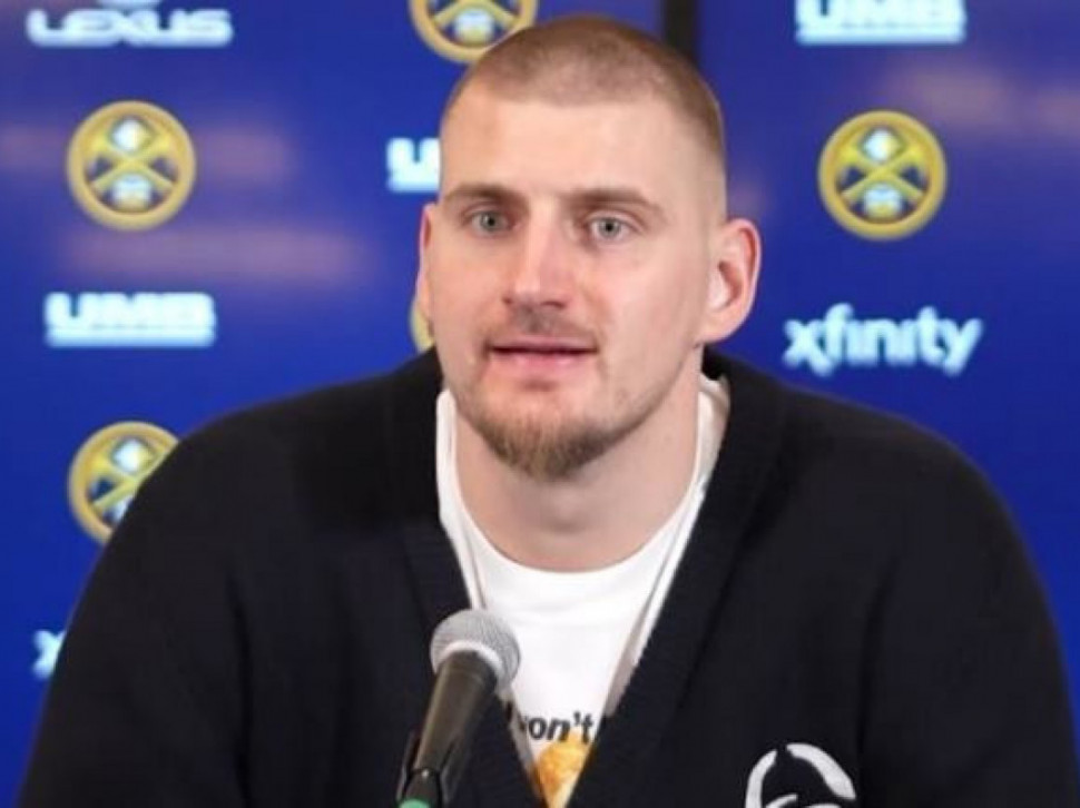 ЈОКИЋЕВА РЕАКЦИЈА: Опет му честитали католички Божић