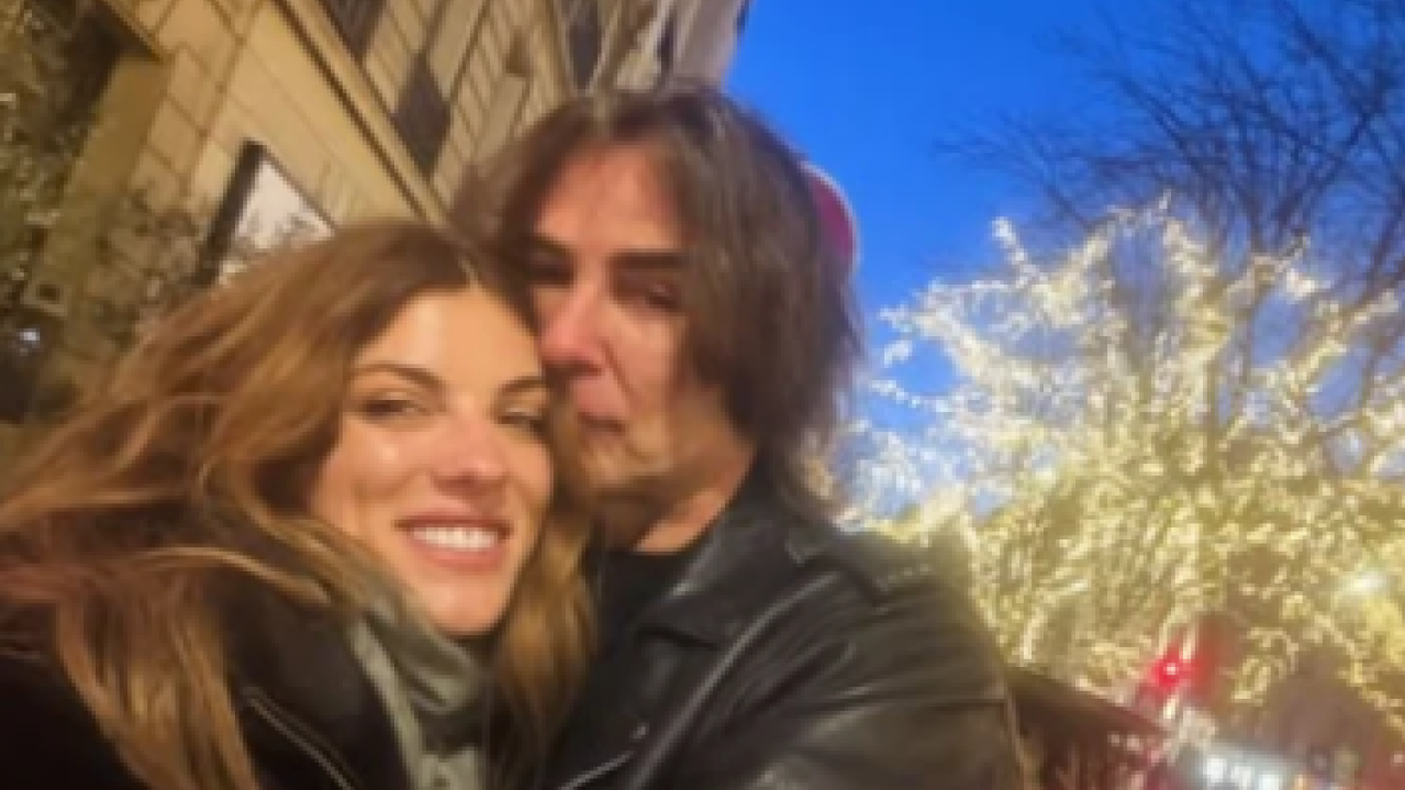 EMOTIVNO: Mitrović u zagrljaju sa ćerkom, zajedno u Parizu