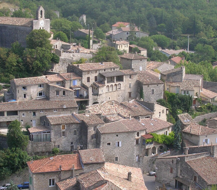 Цело село дели ЈЕДАН АУТО - кључеви стоје у кафани