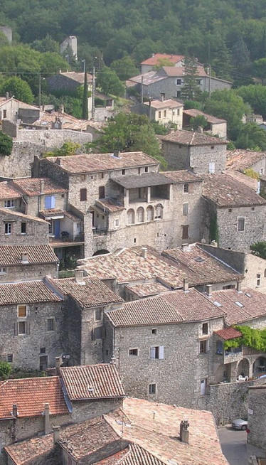 Цело село дели ЈЕДАН АУТО - кључеви стоје у кафани