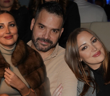 PRVA SLIKA ARIJE: "Nekada nas je bilo dvoje - sada četvoro"