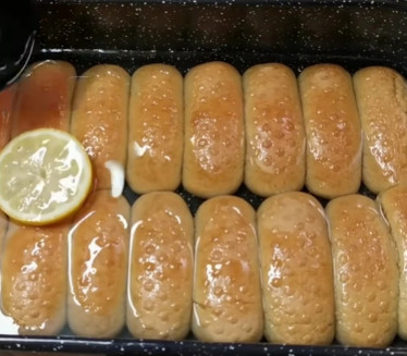 ЈЕДНОСТАВНЕ И УКУСНЕ: Урмашице- најлепши посни колач