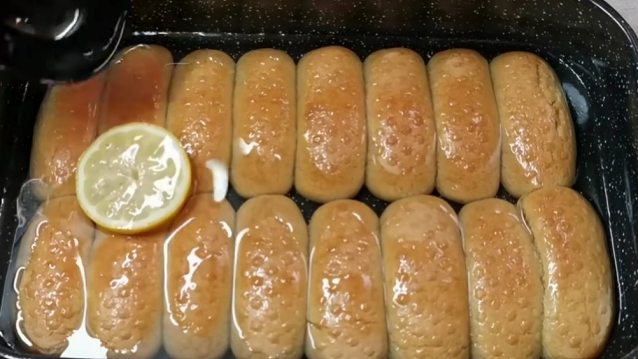 ЈЕДНОСТАВНЕ И УКУСНЕ: Урмашице- најлепши посни колач