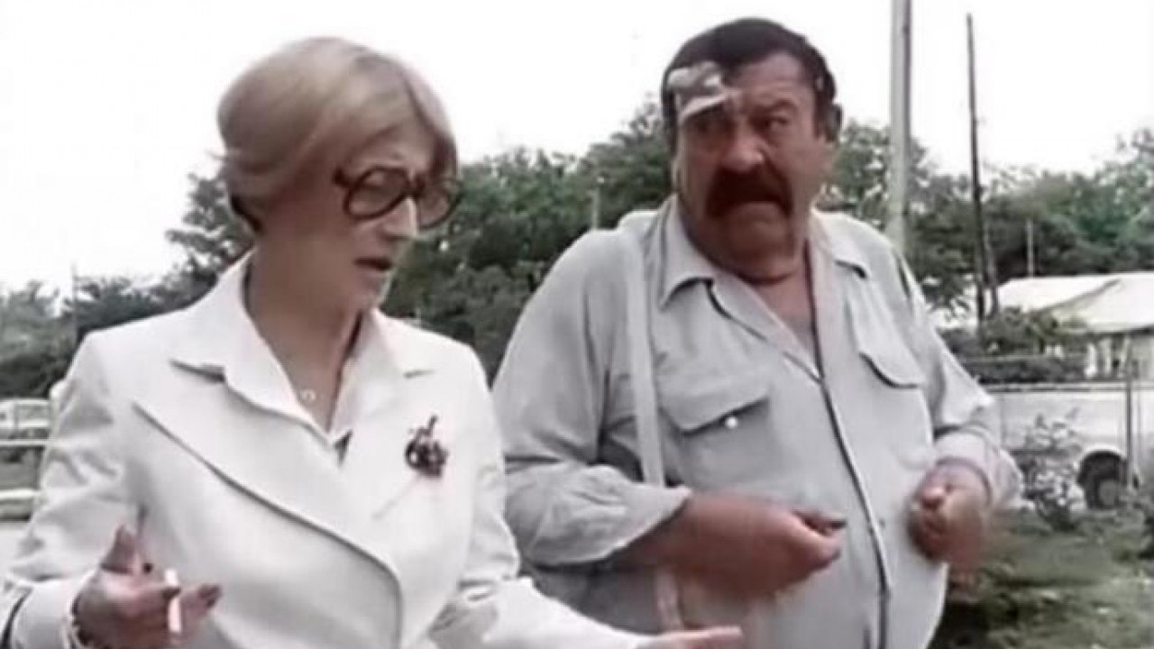 Глумица обожавала КОЦКУ, тражила да је сахране са КАРТАМА