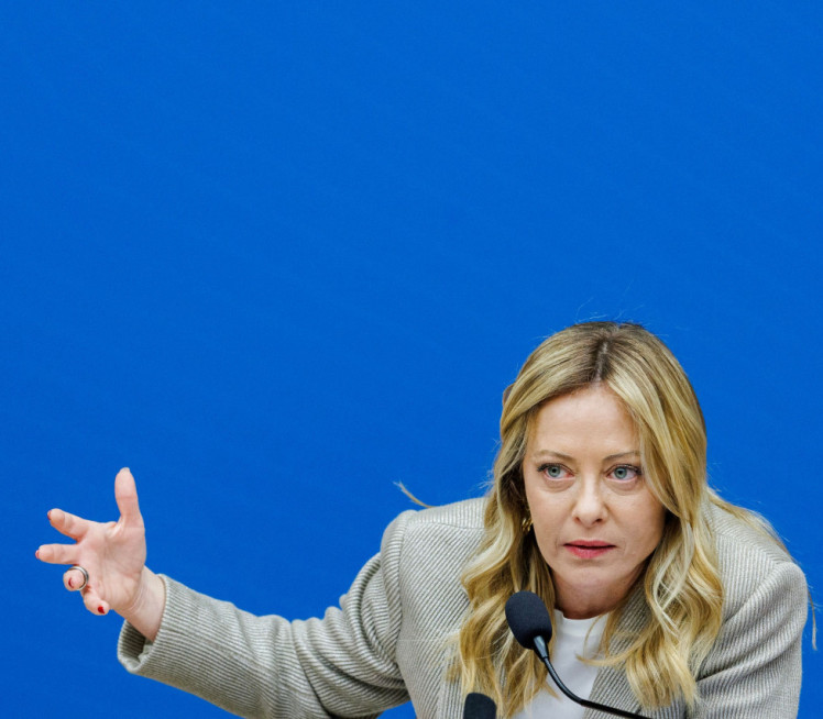 ЛЕВИЦА ЈОЈ ДИШЕ ЗА ВРАТОМ Како ће Мелонијева прегрмети тест?