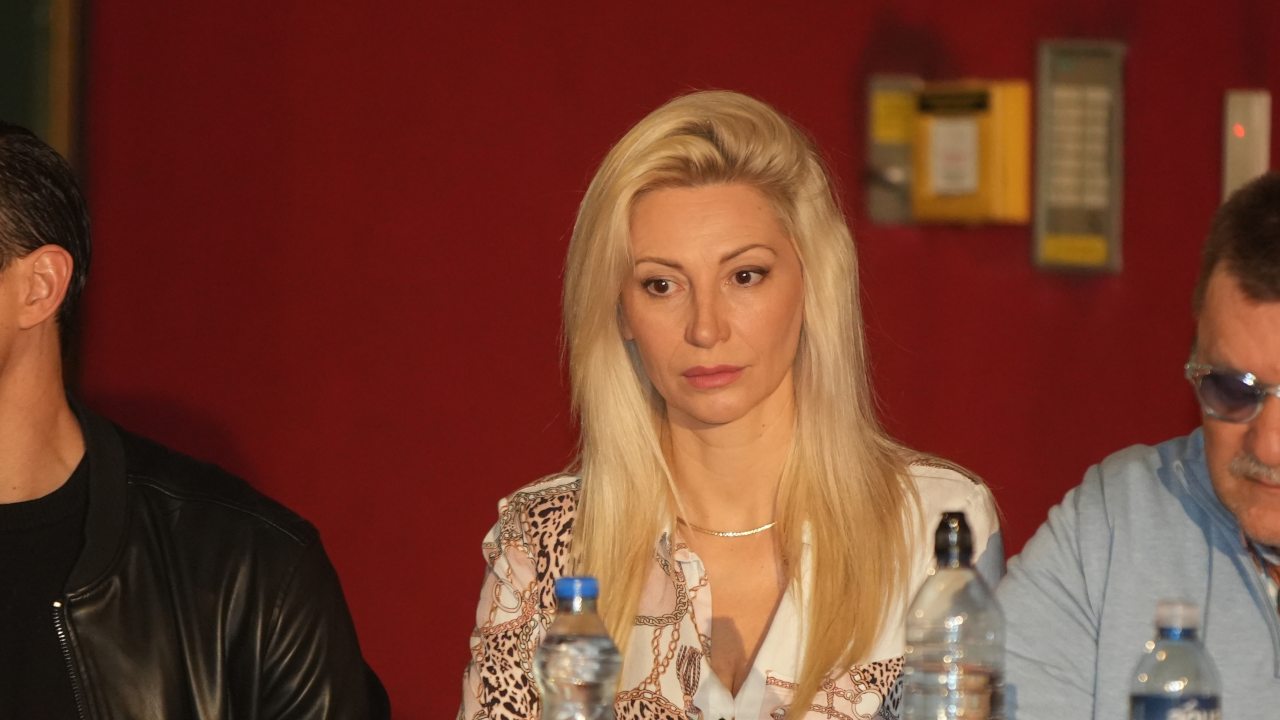 НАША ГЛУМИЦА СЕ РАЗВЕЛА ПО ДРУГИ ПУТ: "Најтеже је било деци"