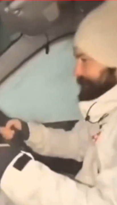 AUTO "PARKIRAN" POD 10m SNEGA: Kako izgleda zima na Kamčatki