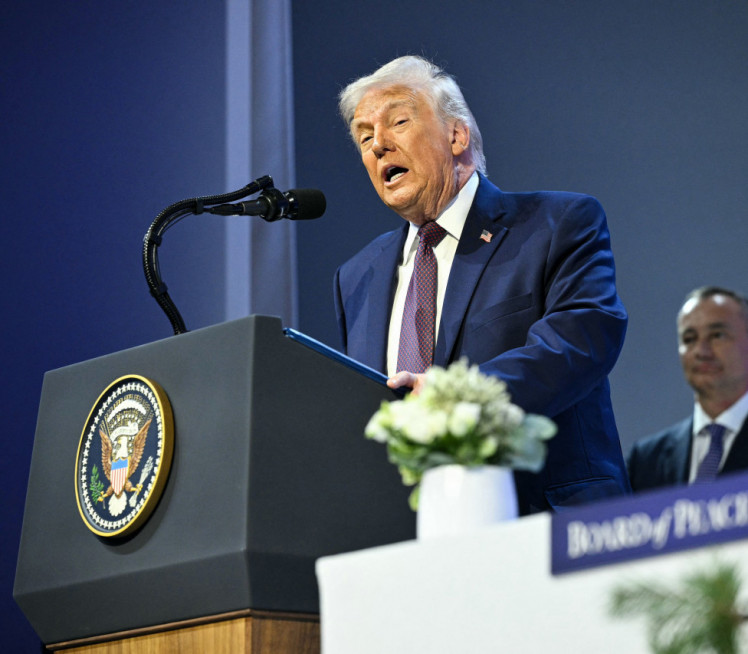 "KOSOVO, SRBIJA USTANITE" Tramp pozdravio i goste kojih nema