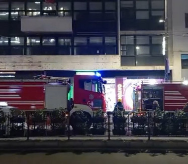 (VIDEO) Požar na Terazijama - u toku gašenje vatre