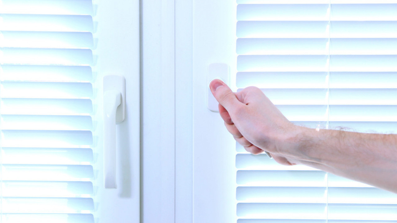 ДА ЛИ ВАМ КУЋА "ПОДРИГУЈЕ"? Нови тренд код Америка