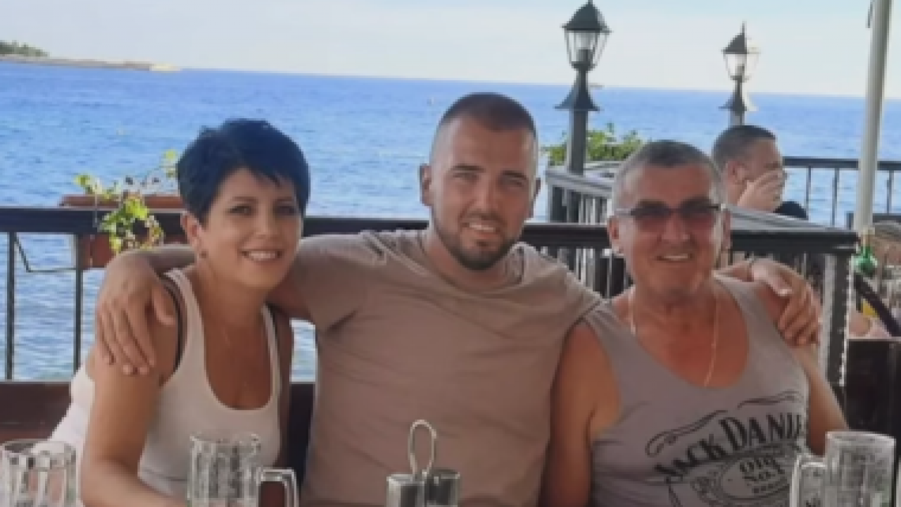 ОВО СУ РОДИТЕЉИ АЛЕКСАНДРА КОСА: Објавио срећне вести (ФОТО)