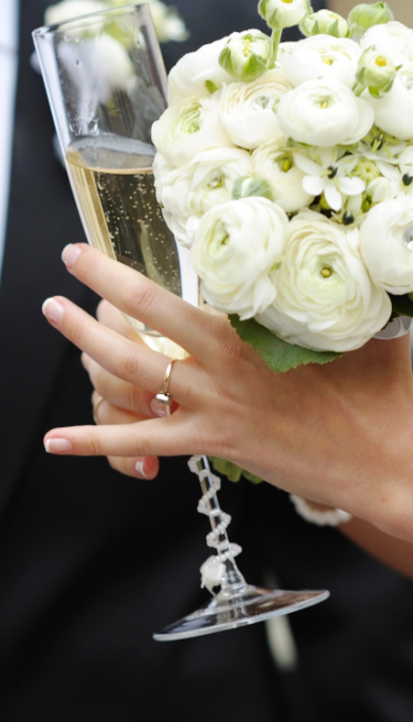 SVEKRVA OTELA MLADOŽENJU: Najbizarnije scene na venčanjima