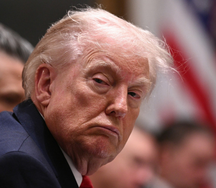 "БИЛО БИ ИНТЕРЕСАНТНО!" Трамп о наследнику и трећем мандату