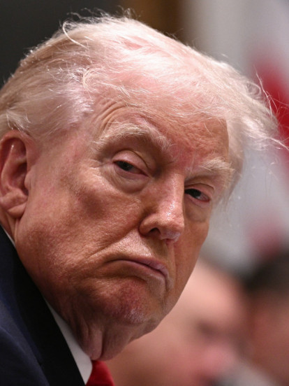 "БИЛО БИ ИНТЕРЕСАНТНО!" Трамп о наследнику и трећем мандату