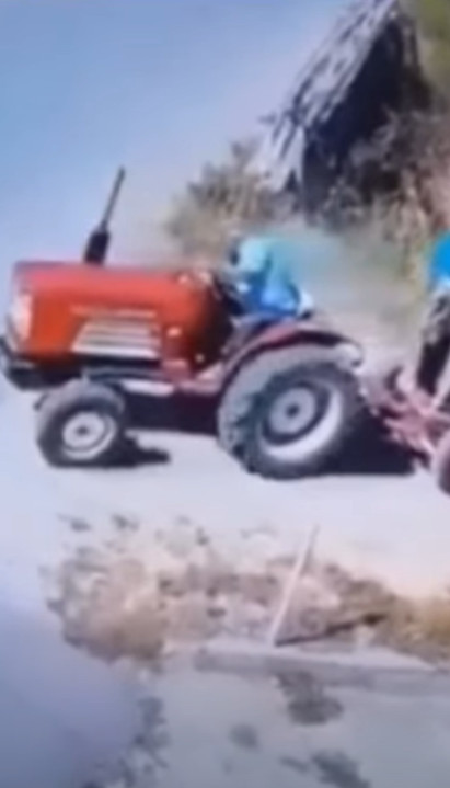 (ŠOK VIDEO) Auto PREPOLOVIO traktor - onda se desilo ČUDO