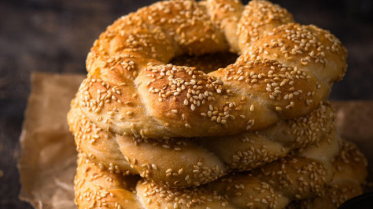 Kako napraviti PRAVI DOMAĆI đevrek? Važno na KOLIKO se peče