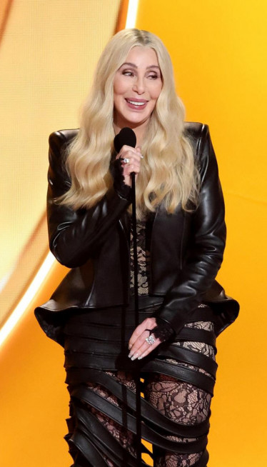 Šer dodelila nagradu pevaču koji je umro 2005. godine!