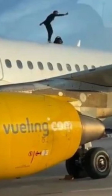 ЗАУСТАВИО ЦЕО АЕРОДРОМ: Човек утрчао на писту па ШОКИРАО СВЕ