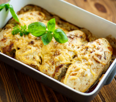 PILETINA SE ČETIRI VRSTE SIRA: Ukus koji se pamti!