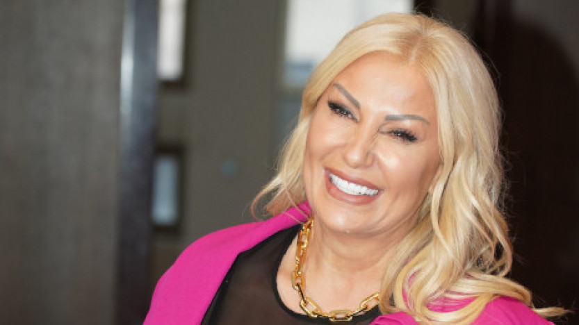 "OTELI SU MI FIRMU": Pevačicu prevarili prijatelji