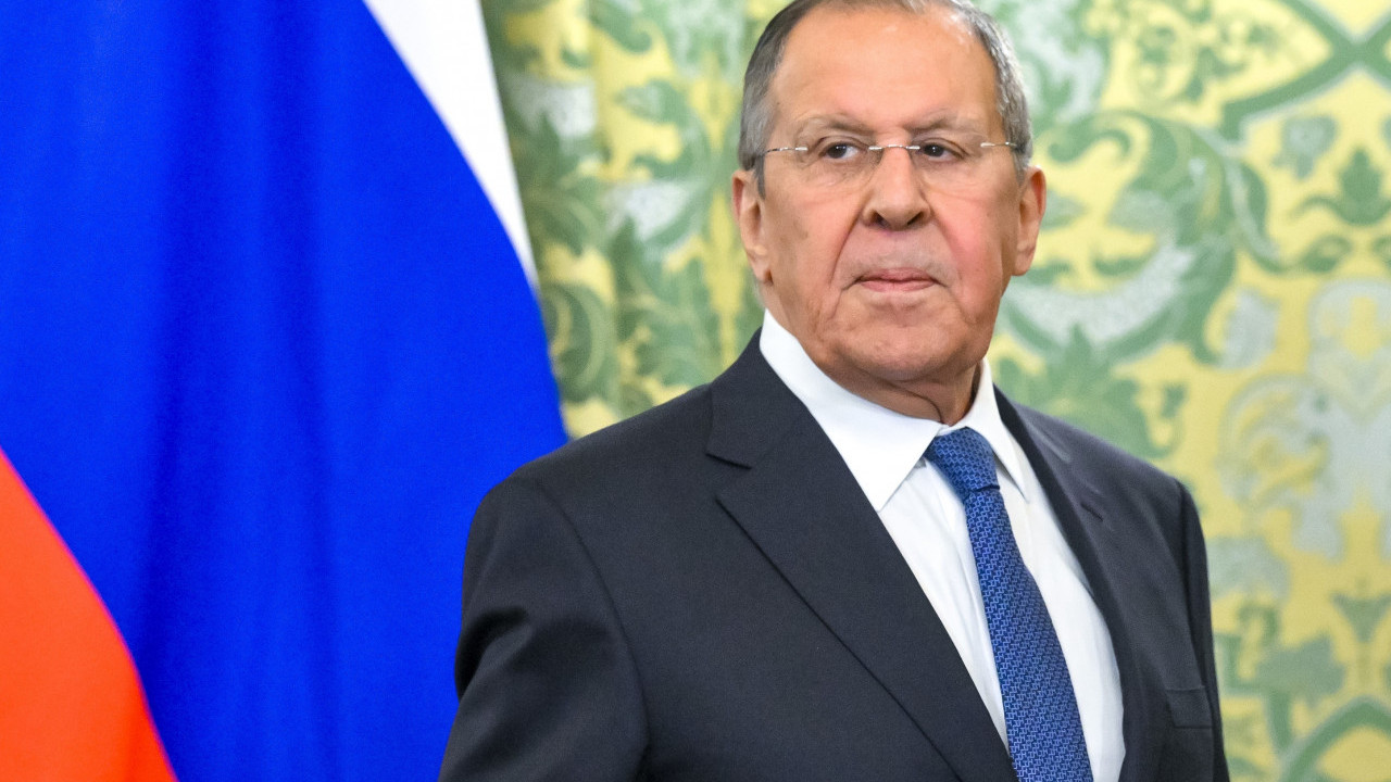 LAVROV: Amerika neće stati na Iranu