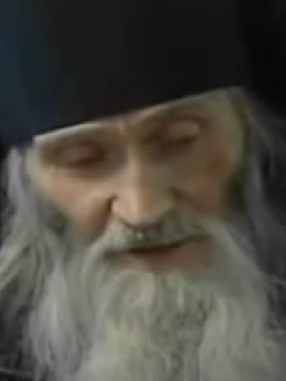 STARAC ILIJA "Nikada ne kucajte u drvo, može biti opasno..."