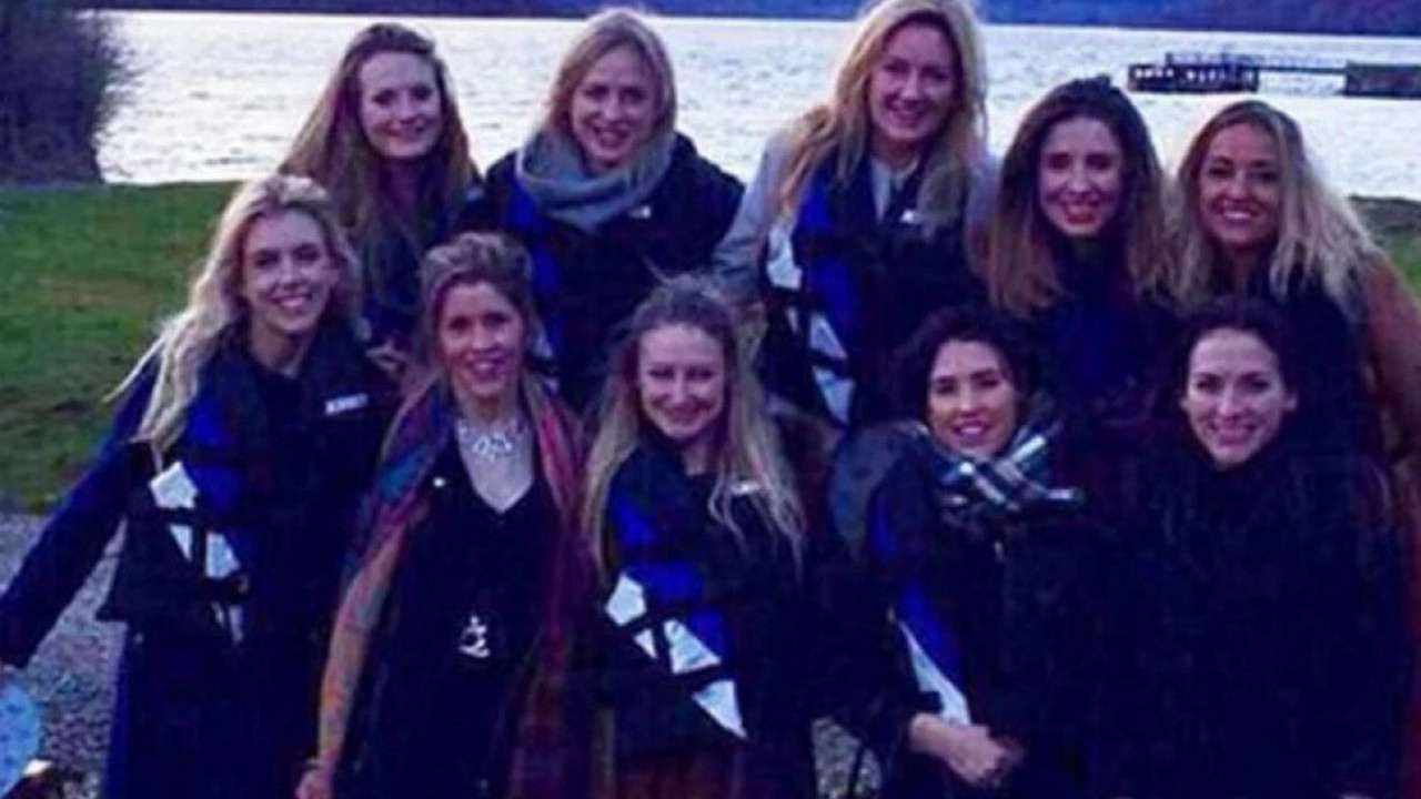 Сликале се код језера, па тек на слици приметиле ЈЕЗИВ ДЕТАЉ