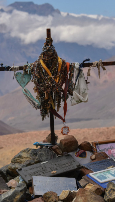 БРУТАЛНА ИСПОВЕСТ: Јео сам своје пријатеље да бих преживео