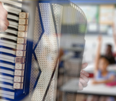 Ђак нацртао ХАРМОНИКУ, наставница одмах звала РОДИТЕЉЕ