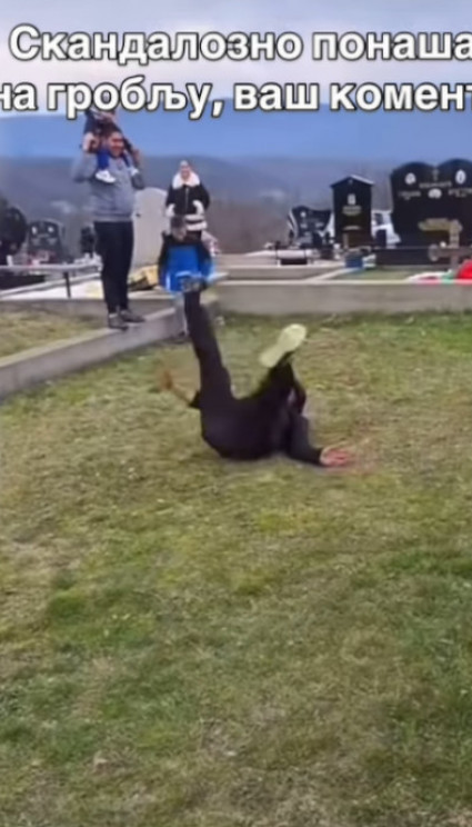 СРАМОТА НА ЗАДУШНИЦЕ Шта је мушкарац радио на гробљу (ВИДЕО)