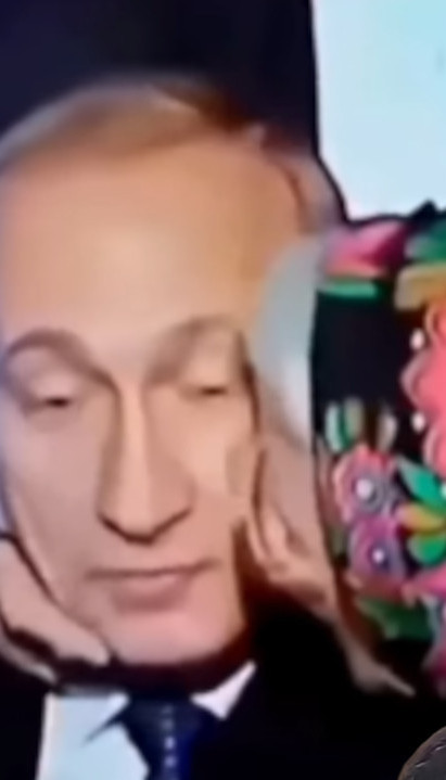 TO MOŽE SAMO ONA: Grli i ljubi Putina kao da je malo dete