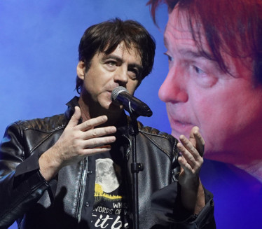 Борис гледао Чолину девојку док се купа - завршио у болници