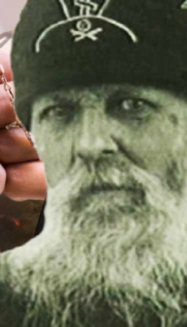 "БОГ ИХ НАГРАЂУЈЕ": Монах открива који људи увек имају НОВЦА