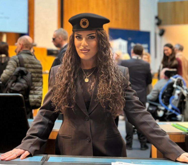 SKANDAL U AUSTRIJI: Beretka tzv. OVK u parlamentu (FOTO)