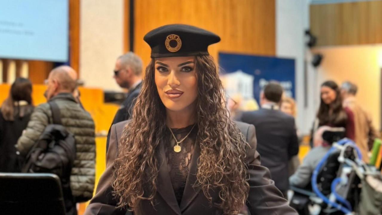 СКАНДАЛ У АУСТРИЈИ: Беретка тзв. ОВК у парламенту (ФОТО)