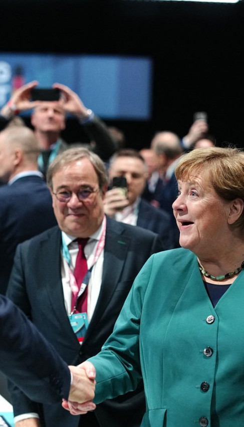 VRATILA SE "Draga Angela,personifikacijo nemačkog ujedinjenja"