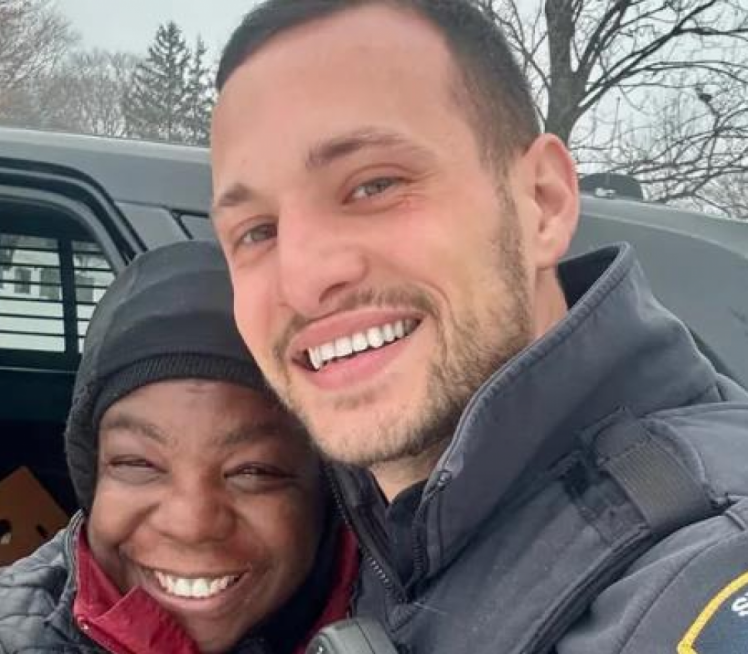 Policajac povezao beskućnicu do groblja, pa saznao njenu tajnu