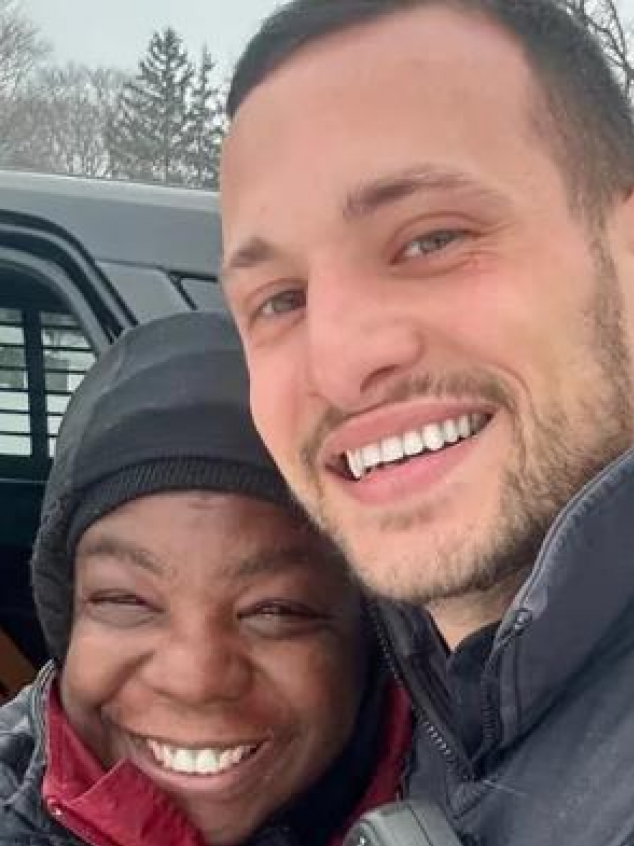 Policajac povezao beskućnicu do groblja, pa saznao njenu tajnu