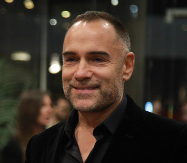 Срђан Тимаров усликан са новом девојком (ФОТО)