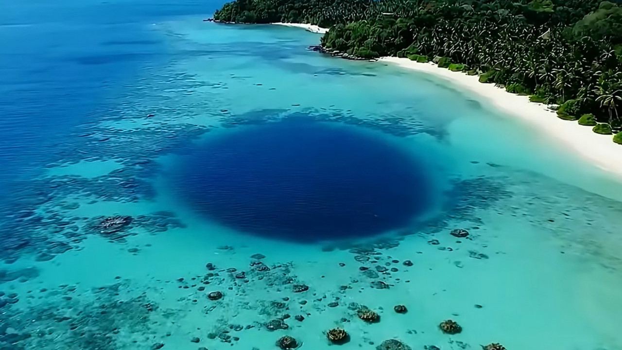 BEZ DNA? Nova merenja otkrila zastrašujuću dubinu plave rupe
